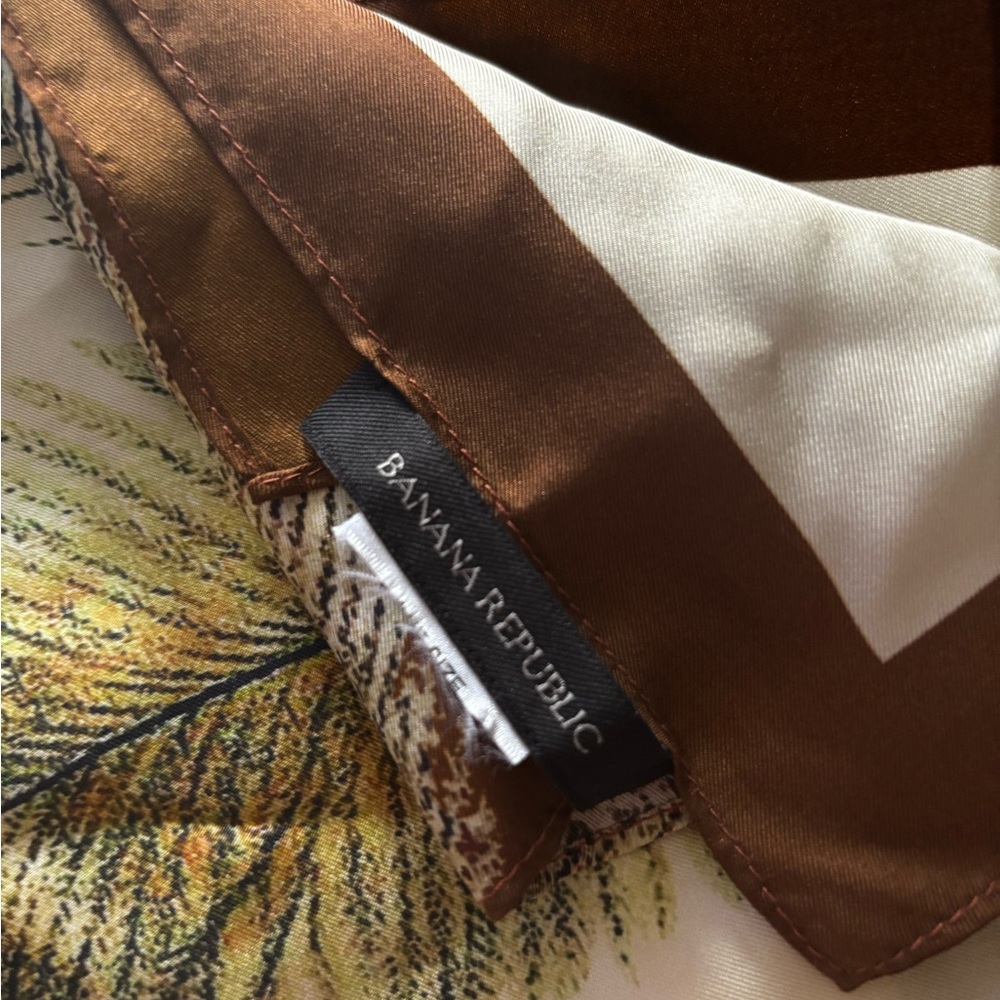 Banana Republic Brown and Cream Patterned Scarf Silk - Picture 2 of 4